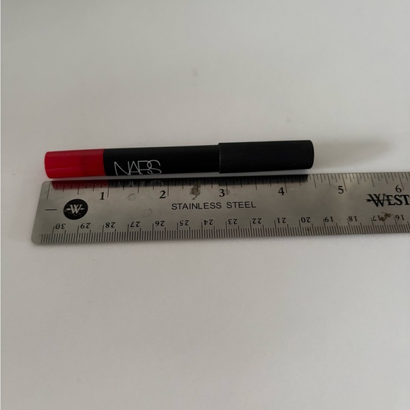 NARS Dragon Girl Velvet Matte Lip Pencil - Picture 3 of 5